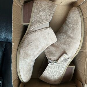 Women’s Tan Suede Ankle Boots